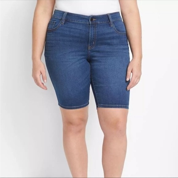Lane Bryant Mid Rise Bermuda Short Flex Magic Waistband Signature Fit Plus Size - Picture 1 of 8
